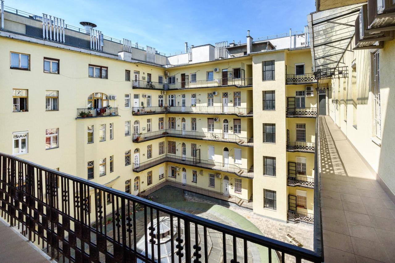 Rakoczi Road Central Location Budapest Exterior photo